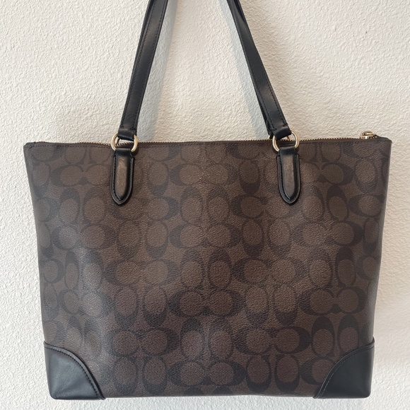 Coach Signature Tote in classic Black & Brown - Picture 2 of 6